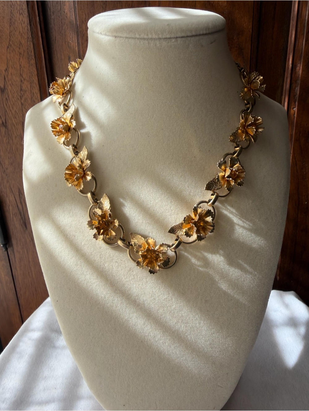 Vintage Gold Tone Floral Link Necklace Amber Rhinestone Flower Statement